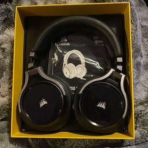 Corsair Virtuoso RGB Wireless Gaming Headset